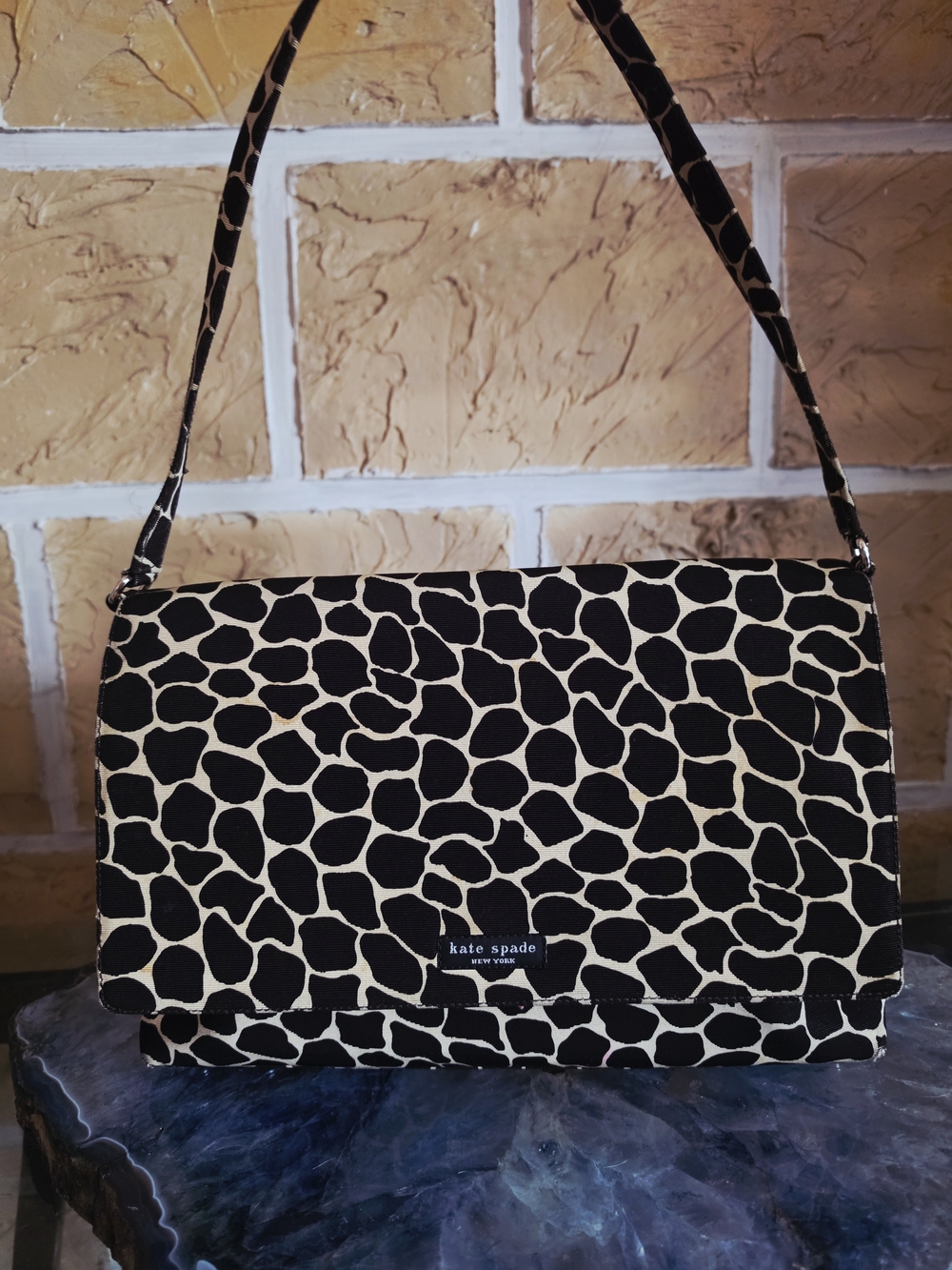 Kate Spade Black & Cream Giraffe Print Shoulder Bag - Picture 1 of 7